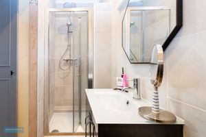 En-suite Shower Room- click for photo gallery